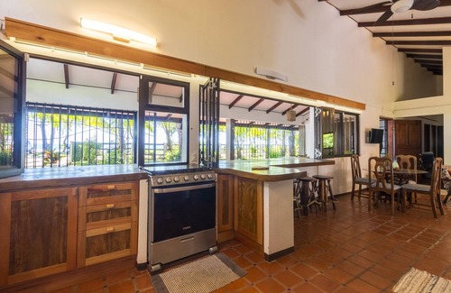 Esterillos Oeste House | Relaxing Beachfront Getaway at Casa Tortuga