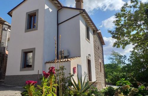 Montefiascone House | Oceanfront Casa Tosca: Guest Rated 9.2 with Family Amenities