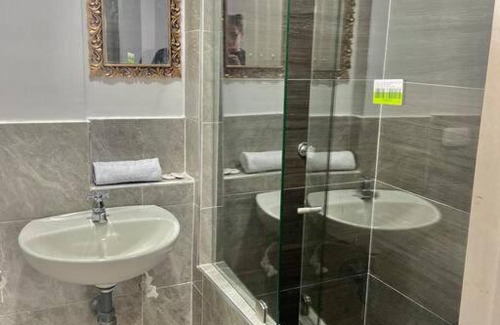 Santa Cruz de Mompox Apartment | Relaxing French-Style Casa with Family and Pet Amenities
