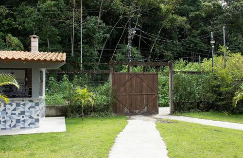 Mambucaba House | Seaside Retreat: Casa Tranquila with Pool & Pet-Friendly Perks