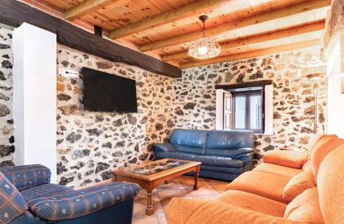 Solorzano House | Discover Casa Trasmiera: Family and Pet-Friendly Retreat