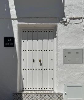 Iznajar House | Experience Casa Trece: Poolside Retreat with 9.6 Rating