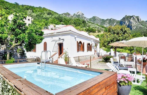 Pucara House | Casa Trifone A: Idyllic Studio with Free Wi-Fi & Pool Access