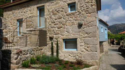 Campo de Gerez House | Child-Friendly Casa Tritão: Guest Rated 9.8/10
