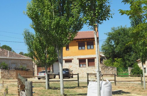 Pradena House | Casa Triviño: Pet-Friendly Stay with Homemade Breakfast
