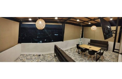 Calzada Madero Apartment | Casa Tulipanes Depa1: Centrally Located Child-Friendly Stay