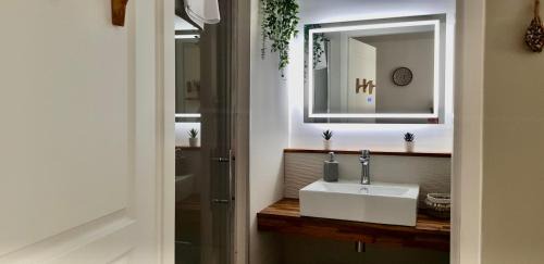 Irigny Apartment | Inviting Casa Tulum: Family-Friendly Retreat with High Ratings