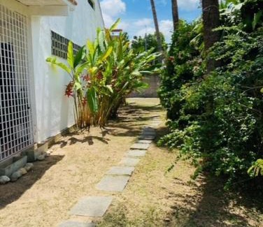 Nossa Senhora da Conceicao House | Casa Tunis: Just Steps from the Ocean with Pet-Friendly Vibes
