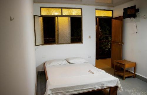La Macarena Hotel | Explore Casa Turística Macarena: Pet-Friendly & Family Fun