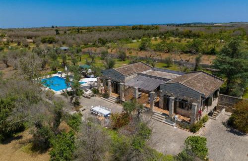 Uggiano la Chiesa Bed & Breakfast | Relaxing Casa Ulmi with Pool and Oceanfront Views