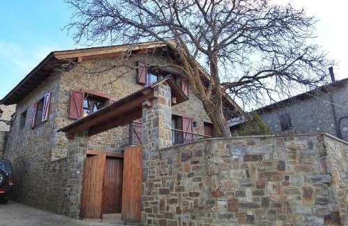 Urtx Ski Chalet | Family-Friendly Casa Unifamiliar with Garden in Cerdanya