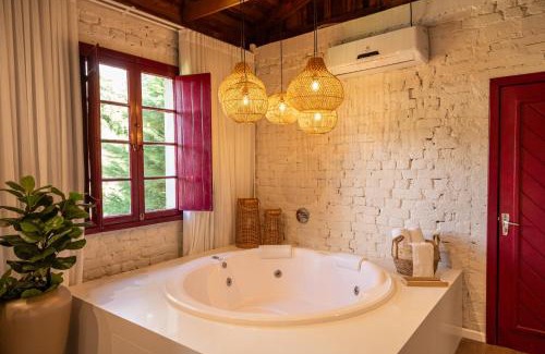 Bento Goncalves Hotel | Relax at Casa Vêneto in Vale dos Vinhedos - Top Amenities
