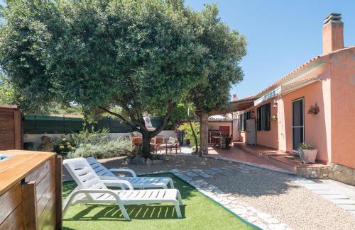 Trinita d'Agultu e Vignola House | Cozy Casa Vacanze La Pavoncella: Rated 9.5/10, Pet Friendly