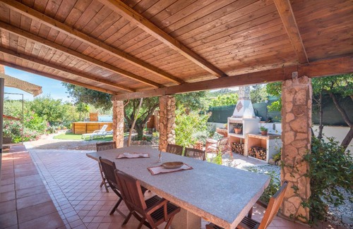 Trinita d'Agultu e Vignola House | Cozy Casa Vacanze La Pavoncella: Rated 9.5/10, Pet Friendly