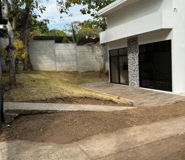 Chomes House | Casa vacacional a 5min de la Playa