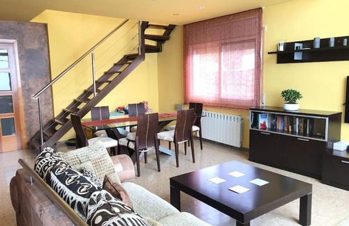Alforja Ski Chalet | Family-Friendly Casa Vacacional Alforja with Pet Amenities