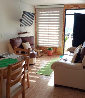 Fusagasuga House | Perfect Retreat: Hostal del descanso with Hot Tub Access