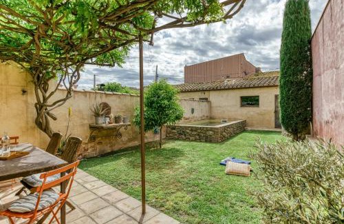 Riumors House | Tranquil Casa Vacacional Slow with Inviting Pool Area
