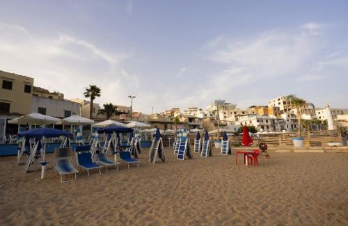 Marinella di Selinunte House | Oceanfront Bliss at Casa Vacanze Selinus - 9.7/10 Rating