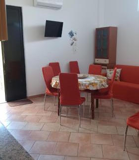 Belpasso House | Family-Friendly Getaway at Casa Vacanza 'A casa dei Nonni 2'