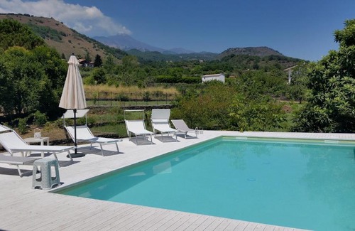 Viagrande House | Gorgeous Casa Vacanza a Cava with Pool & Kitchen Amenities