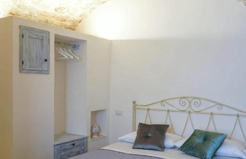 Old Town Cisternino House | Family-Friendly Stay at Casa Vacanza Bizantina - 10/10 Rating