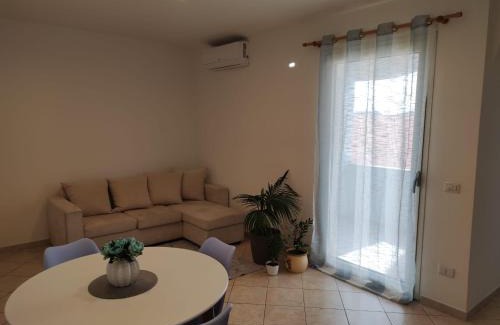 Nurachi Apartment | Oceanfront Getaway at Casa vacanza da Chicco e Dani