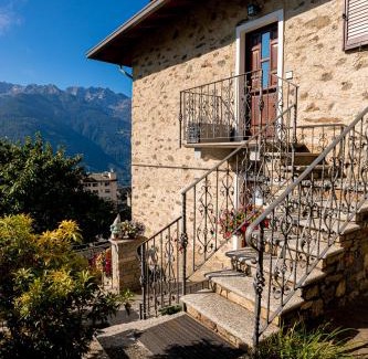 Teglio Apartment | Pet-Friendly Getaway at Casa Vacanza da Ghislin - Rated 9.8