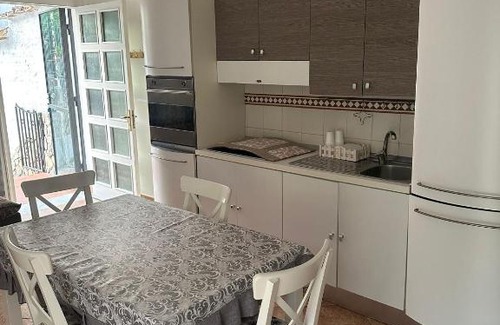 Marini House | Guest Rated Casa Vacanza La Fontana: Family-Friendly Retreat