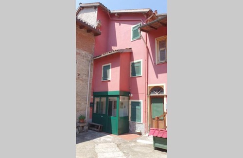 Gavi House | Historic Casa Vacanza Pegrini: Pet & Child Friendly Stay