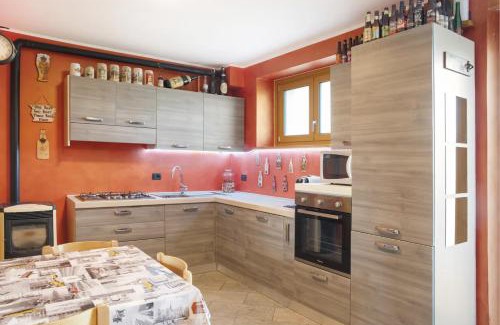 Sondrio Apartment | Relax at Casa Vacanza Sondrio with Oceanfront Views