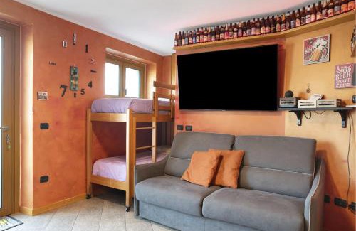 Sondrio Apartment | Relax at Casa Vacanza Sondrio with Oceanfront Views