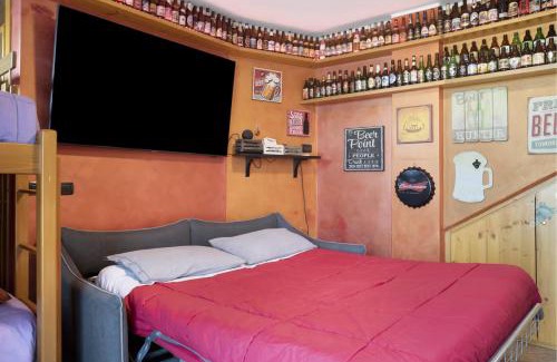 Sondrio Apartment | Relax at Casa Vacanza Sondrio with Oceanfront Views