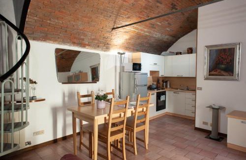Darfo Boario Terme House | Pet-Friendly Casa Vacanza Scacco d' Argento with Ocean Views