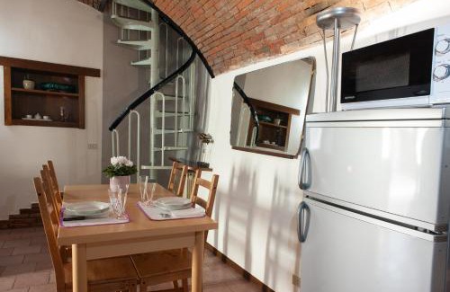 Darfo Boario Terme House | Pet-Friendly Casa Vacanza Scacco d' Argento with Ocean Views