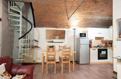Darfo Boario Terme House | Pet-Friendly Casa Vacanza Scacco d' Argento with Ocean Views