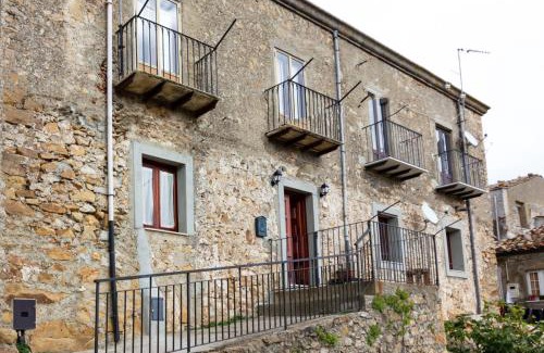 Geraci Siculo House | Charming Casa vacanze Ai Valàti - Pet Friendly & Breakfast