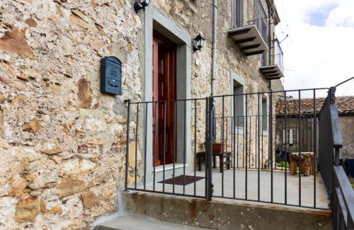 Geraci Siculo House | Charming Casa vacanze Ai Valàti - Pet Friendly & Breakfast
