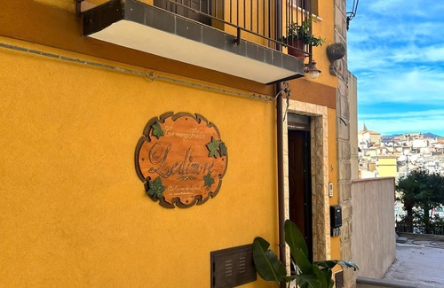 Motta Camastra Apartment | Relaxing Stay at Casa Vacanze Antico Borgo with Spa & Breakfast