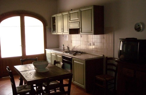 Citta di Castello Apartment | Inviting Casa Vacanze-Appartamenti La Boccia with Pool