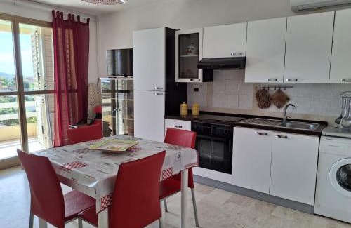 Girasole Apartment | Pet-Friendly Casa Vacanze Arba Girasole with Oceanfront Views