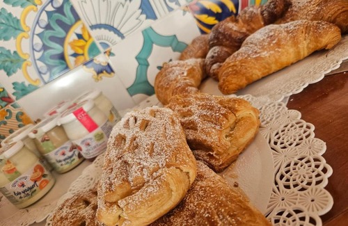 Marini Apartment | Pet-Friendly Retreat: CASA VACANZE BIANCO Vietri, 9/10