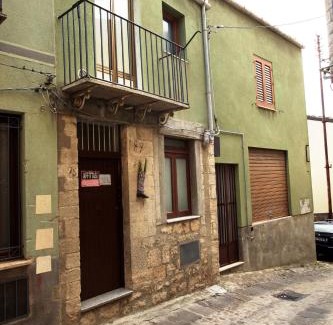 Gangi House | Pet-Friendly Retreat at Casa Vacanze Botteghelle, Rated 8.7