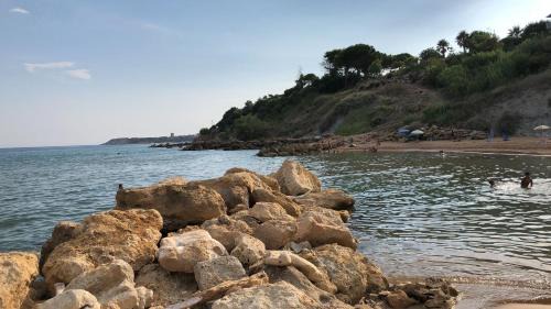Isola di Capo Rizzuto Apartment | Oceanfront Casa Vacanze Capo Rizzuto: Guest Rated 8.8/10