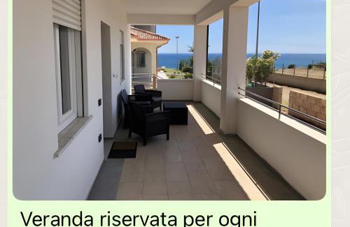 Isola di Capo Rizzuto Apartment | Oceanfront Casa Vacanze Capo Rizzuto: Guest Rated 8.8/10