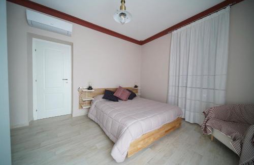 Marta Apartment | Ocean View Retreat: CASA VACANZE DA DANIELE Awaits You