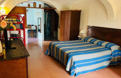 Vasto House | Delightful Casa Vacanze Fattoria Pozzitello with Pool & Pets