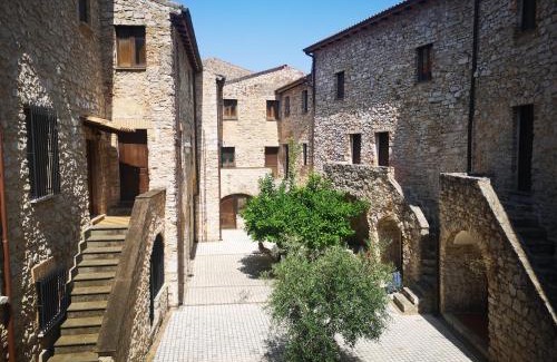 Fondi Apartment | Discover Fondi centro: The Flea's Home for Families & Pets