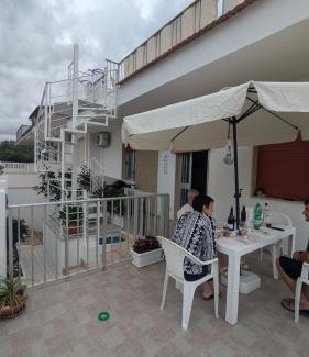 Casuzze Villa | Casa vacanze Gianni&Lory a 2 Passi dalla Pista Ciclabile di Marina di Ragusa