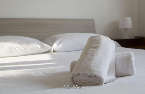 Sale Marasino House | Relax at CASA VACANZE GLI ULIVI DEL LAGO with Ocean Views